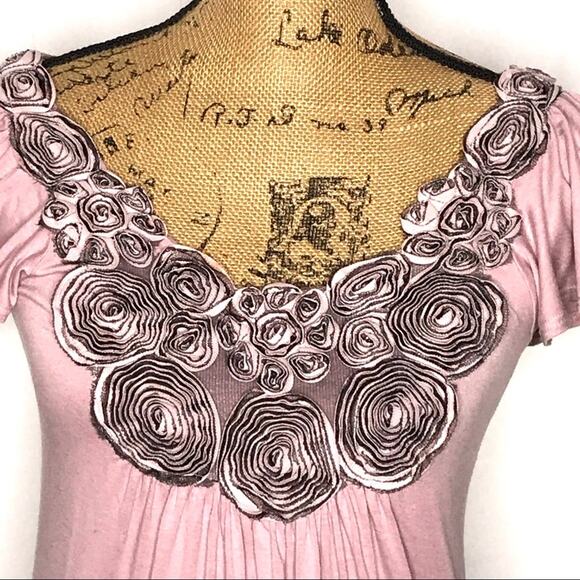 Soprano Women's Size Small Dusty Pink Knit Top-Fabric Roses-Romantic-Girly - Picture 2 of 8